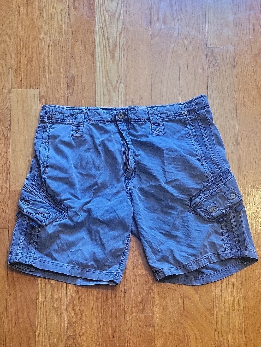 Casual Blue Men's Cargo Shorts with Multi-Pocket Utility